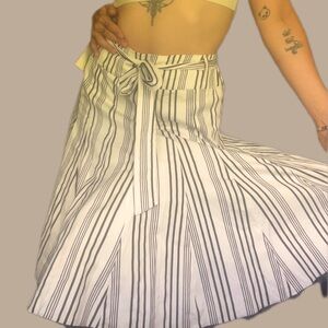 Size Medium Black and White Pinstripe Skirt With Tie